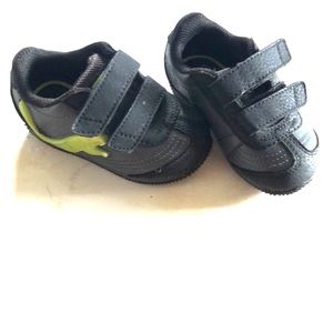 NWOT Puma light up sneakers